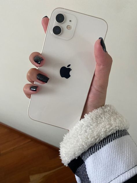 Iphone 11 Colors, Airpods Apple, Free Iphone Giveaway, Get Free Iphone, Iphone Obsession, Apple Phone Case, Iphone 3, Dream Gift, White Iphone