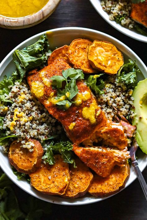 Glow Bowls, Salmon And Quinoa, Bowl Dinners, Salmon Quinoa, Salmon And Sweet Potato, Quinoa Sweet Potato, Blackened Salmon, Light Shoot, Salmon Bowl