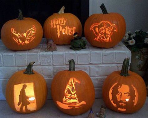 Harry Potter Pumpkin Carving, Stingy Jack, Harry Potter Floating Candles, Harry Potter Pumpkin, Unique Pumpkin Carving Ideas, Pumpkin Carve, Paint Pumpkins, Lantern Party, Parts Of A Pumpkin