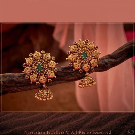 Earings Design Gold New Model, Gold Indian Earrings, Gold Earrings Studs Simple, Earrings Gold Indian, Latest Earrings Design, Gold Earrings Indian, Antique Gold Earrings, Gold Jhumka Earrings, Neck Pieces Jewelry