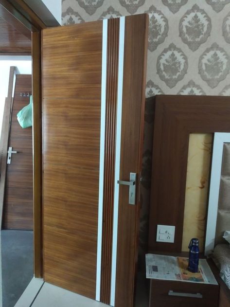 Plush Door Design, Mein Wood Door Design, Bedroom Door Laminate Design, Main Door Design Laminate, Main Door Laminate Design, Door Sunmica Design, Bedroom Door Paint, Veneer Door Design Bedrooms, Laminate Door Design Ideas