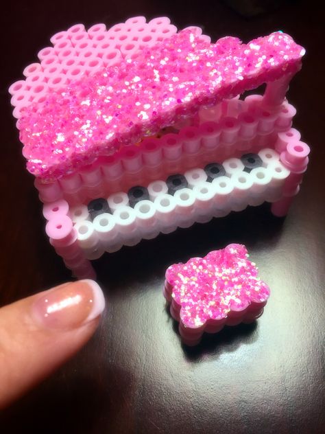 Perler Bead Piano, Piano Perler Beads, Perler Bead Ornaments Pattern, Craft Decor, Mini Pink, Glitter Diy, Beaded Ornaments, Perler Bead, Cute Crafts