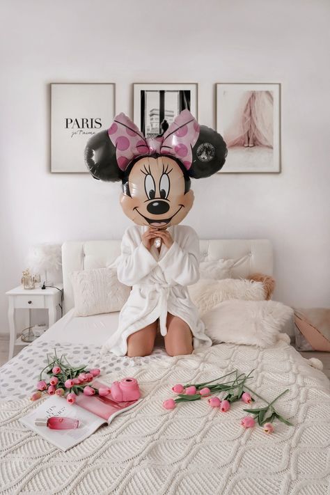 Aesthetic Photoshoots, Disney Balloons, Birthday Ideas For Her, Creative Birthday Cakes, Photographs Ideas, Glitter Letters, Beauty Games, Birthday Surprise Party, Believe In Magic