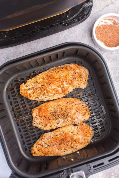 Don’t want to deal with the hassle of grilling? Get the taste you crave with this super easy air fryer grilled chicken recipe! You’ll never want to make chicken any other way again. Air Fryer Conversion Chart, Air Fryer Grilled Chicken, Air Fryer Conversion, Grilled Chicken Recipe, Searing Meat, Cooking Frozen Chicken, Cooks Air Fryer, Air Fried Chicken, Air Fryer Recipes Chicken