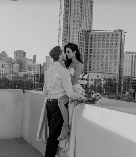 Glamorous Couple Photoshoot, Engagement Photos Glamorous, Black And White Outfit Couple Photoshoot, Downtown Rooftop Engagement Photos, Modern Romantic Engagement Photos, Engagement Photoshoot Ideas Vintage, Engagement Photos Outfits Elegant, Vintage Classic Engagement Photos, Retro Elopement Photoshoot