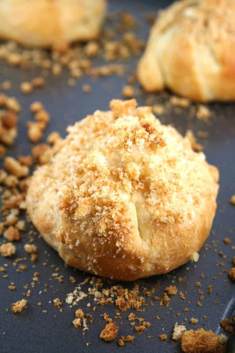 Savory Crescent Chicken Squares - Mom Loves Baking Pilsbury Crescent Rolls, Crescent Squares, Chicken Squares, Crescent Chicken, Chicken Crescent Rolls, Chicken Crescent, Crescent Recipes, Savory Pies, Single Serving Recipes