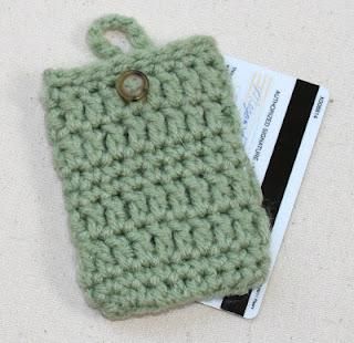 Free Simple Crochet Pattern:  Credit Card Holder Cozy Crochet Card Holder, Quick Crochet Projects, Crochet Coasters Free Pattern, Credit Card Design, Cozy Crochet Patterns, Crochet Cozy, Easy Crochet Patterns Free, Card Pouch, Beginner Crochet