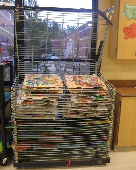 An art drying rack used in elementary schools. 2000s Classroom, Drying Rack Art, Painting Drying Rack, Painting Rack, Art Drying Rack, Paint Rack, Elementary School Art, Mom Show, School Painting