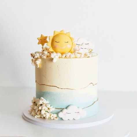 Sunshine Theme Party, Sunshine Birthday Cakes, Sun Theme, Sun Cake, Sunshine Theme, Sunshine First Birthday, Sunshine Birthday Parties, Sunshine Cake, Baby Shower Theme Decorations