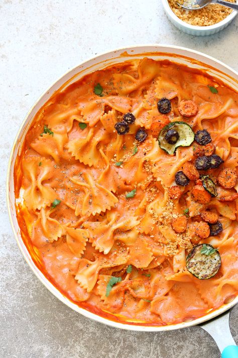 Vegan Rose Sauce Farfalle Pasta with Roasted Veggies. Pasta And Sauce, Vegan Sauce, Vegan Richa, Farfalle Pasta, Sauce Pasta, Vegan Pasta Recipes, Vegan Pasta, Roasted Veggies, Vegan Eating