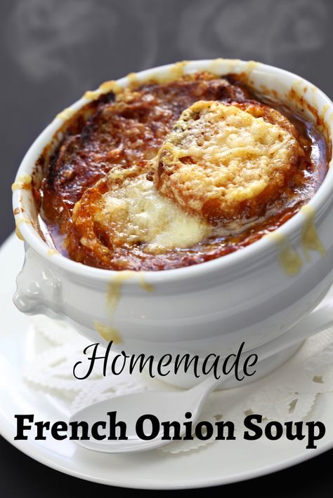 This traditional french onion soup recipe is made by simmering thyme-seasoned caramelized onions in a rich red wine and beef broth. A satisfying easy soup recipe filling enough for a lunch or dinner.  #wintersoups #comfortfoods #frenchonionsoup #souprecipes #souprecipeseasy #souprecipeshealthy Homemade Beef Broth, Homemade French Onion Soup, Recipes For Easter, Red Wine Recipe, Classic French Onion Soup, Onion Soup Recipe, Easter Food Appetizers, French Onion Soup Recipe, Soup Appetizers