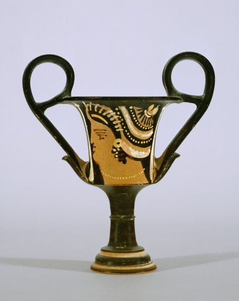 Red-Figure Kantharos (Drinking Vessel) with Female Head Minoan Pottery, Greek Pots, Historical Ceramics, Roman Pottery, Cycladic Art, Cups And Plates, Ancient Greek Pottery, Art History Lessons, Classical Greece