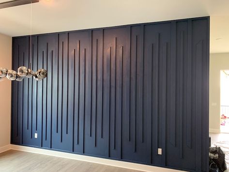 Vertical-modern-accent-wall (3) Faux Finish Walls, Ideas For Bed, Vertical Slats Wall, Wooden Accent Wall, Walls Ideas, Herringbone Wall, Ombre Wall, Accent Wall Designs, Concrete Walls