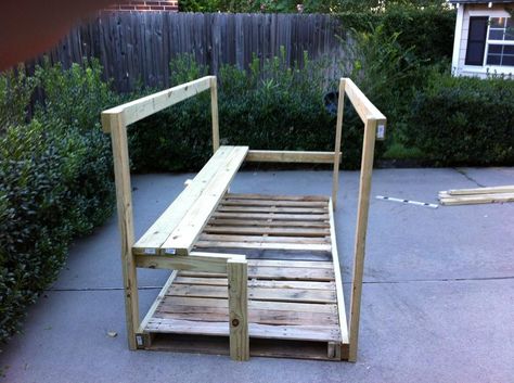 Duck Blind Build - 2CoolFishing Duck Blind Ideas, Goose Blind, Duck Blinds, Duck Hunting Blinds, Duck Blind Plans, Blind Design, Diy Hunting, Boat Blinds, Duck Hunting Boat