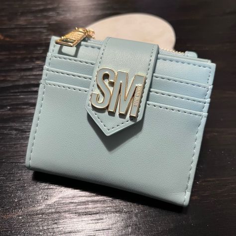 Steve Madden Wallet Steve Madden Wallet, Steve Madden Handbags, Fancy Bags, Steve Madden, Wallet, Jewelry Watches, I Love, Outfit Inspo, Jeans Shoes