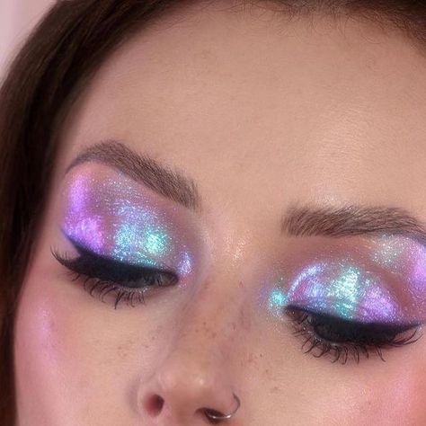 Monochrome Eyeshadow, Multichrome Eyeshadow, Pure Makeup, Opal Eyes, Duochrome Eyeshadow, Makeup Pictorial, Opal Moonstone, Ethereal Makeup, Unique Makeup