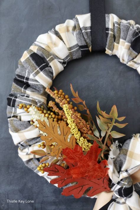 DIY Plaid Fall Wreath With Autumn Colors - Have fun decorating for fall with plaid flannel and autumn colors with this easy wreath project. Fall Yarn Wreaths, Diy Plaid, Plaid Diy, Easy Wreath, Decorating For Fall, Easy Fall Wreaths, Easy Wreaths, Easy Diy Wreaths, Wreath Project