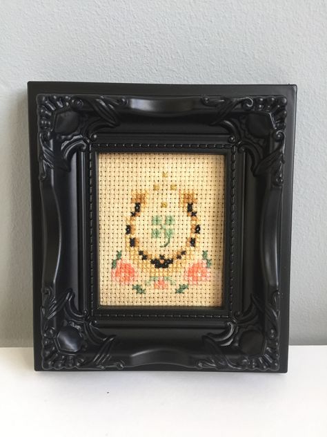 Tattoo inspired Lucky Horseshoe and Roses cross stitch by Victoria Taylor Horseshoe Cross Stitch, Cross Stitch Tattoo, Horseshoe Cross, Flowers Cross Stitch Pattern, Flowers Cross Stitch, Cross Stitch Boards, Lucky Horseshoe, Cross Stitch Rose, Tattoo Style