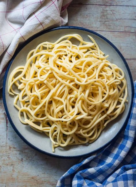 Swabian Egg Noodles ('Schwäbische Eiernudeln') - My German Table German Noodles, Egg Noodle Recipes, Noodle Machine, Noodle Maker, Homemade Noodles, Spelt Flour, Pasta Machine, Egg Noodles, Noodle Recipes