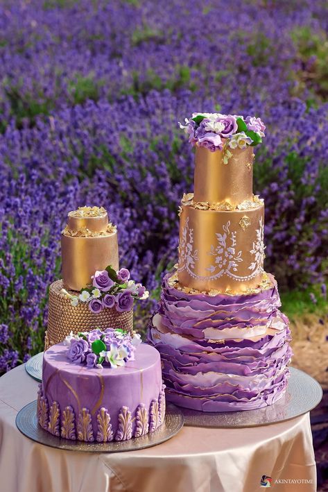 Wedding Cake Fresh Flowers, Italian Theme, Creative Wedding Cakes, Art Cakes, Black Wedding Cakes, Luxury Cake, Purple Cakes, Fabulous Cakes, Luxury Wedding Cake