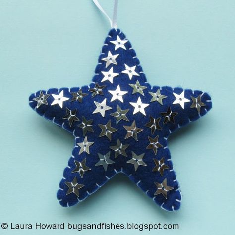 Sew lots of cute felt Christmas ornaments for your tree with this set of free sewing tutorials. Christmas Ornament Tutorial, Felt Stars, Christmas Sewing Patterns, Xmas Baubles, Christmas Prep, Diy Christmas Ornament, Christmas Stars, Felt Christmas Decorations, Rainbow Flower