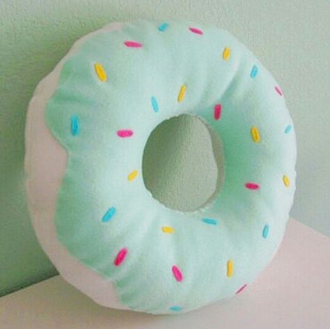 Donut Pillow, Food Pillows, Room Deco, Cute Pillows, Diy Pillows, Pusheen, Girl's Room, Room Diy, Diy Room Decor