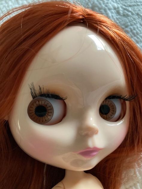 blythe doll Red Long Hair, Shiny Face, Me Waiting, Big Eyes Doll, Earring Hole, Long Red Hair, Witch Doll, Easy Outfit, Fashion Barbie