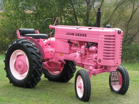 Pink John Deere Pink Tractor, Pink Cars, Classic Tractor, Old Tractors, Hot Rod Trucks, Pink Life, Country Girl Style, John Deere Tractors, Pink Car