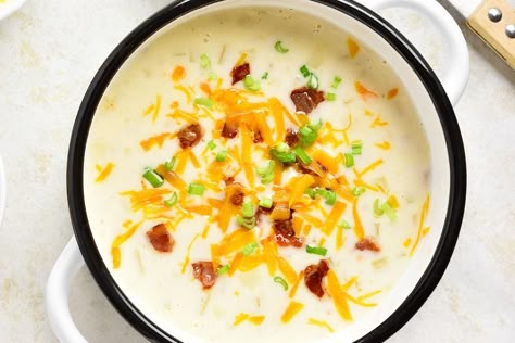 The Pioneer Woman's Perfect Potato Soup Recipe With Bacon #30secondmom Perfect Potato Soup, Loaded Baked Potato Soup Recipe, Crockpot Potato Soup, Bacon Soup Recipes, Crockpot Potato, Baked Potato Soup Recipe, Potato Soup Easy, Potato Soup Crock Pot, Loaded Potato Soup