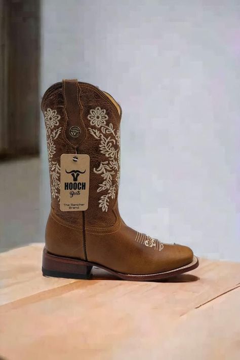 Cowgirl Boots Wedding, Cute Cowgirl Boots, Cowgirl Boots Square Toed, Boots Boho, Country Shoes, Country Things, Bota Country, Cowboy Boots Square Toe, Womens Cowgirl Boots