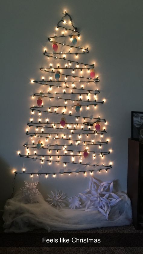 Christmas Tree Made Of Lights, Christmas Tree With Coloured Lights, Living Room Christmas Decor Ideas, Room Christmas Decor Ideas, Living Room Christmas Decor, Room Christmas Decor, Christmas Decor Ideas Outdoor, Decor Ideas For Living Room, Living Room Christmas