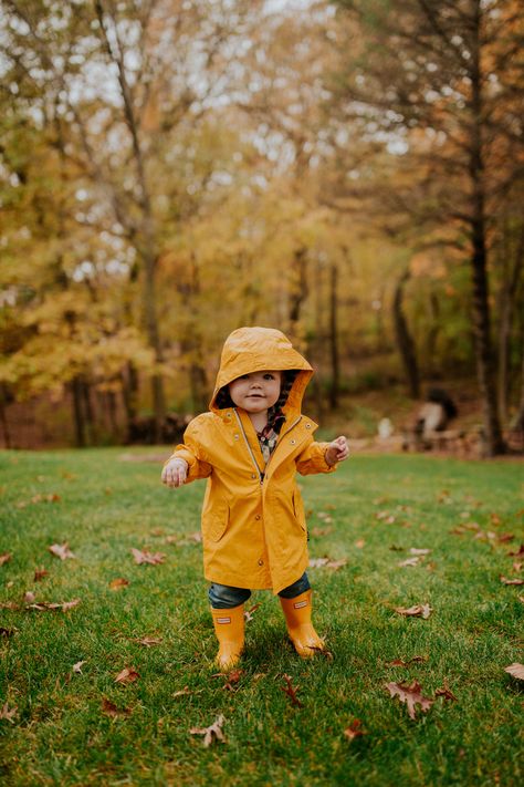 Matching rain jacket and hunter boots. How cute is this yellow rain jacket for a toddler? Fashion Photography Outdoor, Kids Photographer, Yellow Rain Jacket, Toddler Pictures, Rain Outfit, Toddler Rain Boots, Hunter Kids, Fall Fest, Kids Rain Boots