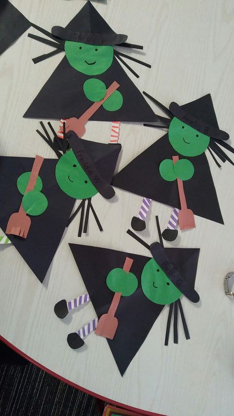 Witch Crafts For Kids, Dekorasi Halloween, Bricolage Halloween, Halloween Art Projects, Halloween Infantil, Witch Crafts, Halloween Crafts Preschool, Halloween Paper Crafts, October Crafts