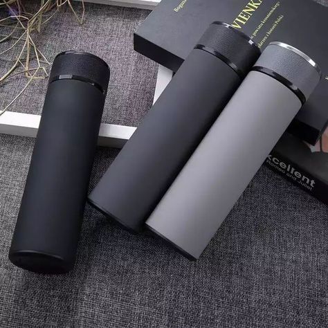 Men’s Water Bottles, Water Flask Bottle, Mens Water Bottle, Water Bottle For Men, Thermal Water Bottle, Thermos Ideas, Bottles Aesthetic, Starbucks Thermos, Water Bottle Aesthetic