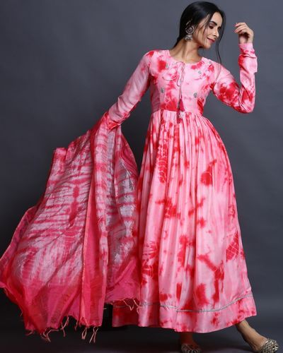 Shop Fashion Designers Clothings | TheSecretLabel.com Shibori Print Dress, Tie Dye Dress Outfit, Call Me Princess, Shibori Dress, The Secret Label, Shibori Print, Stylish Short Dresses, Rule The World, Long Gown Dress