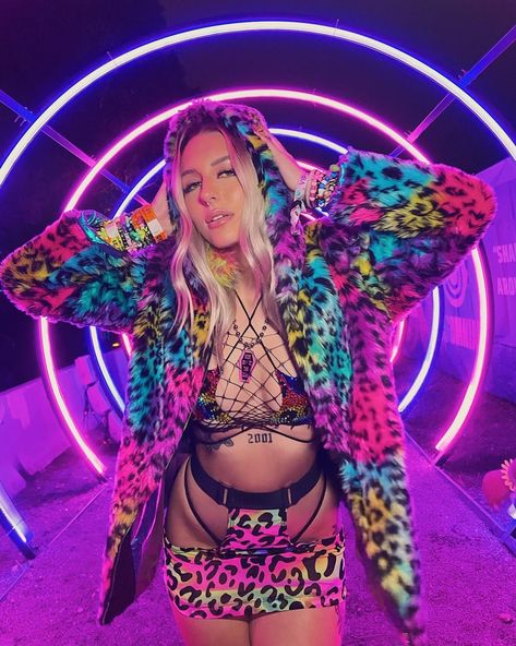 She’s giving Lisa frank goes to a rave 🐆 Lisa Frank Outfit Aesthetic, Lisa Frank Aesthetic Outfit, Lisa Frank Inspired Outfit, Lisa Frank Fashion, Lisa Frank Photoshoot, Lisa Frank Aesthetic Clothes, Lisa Frank Outfit Ideas, Lisa Frank Outfit, Lisa Frank Costume