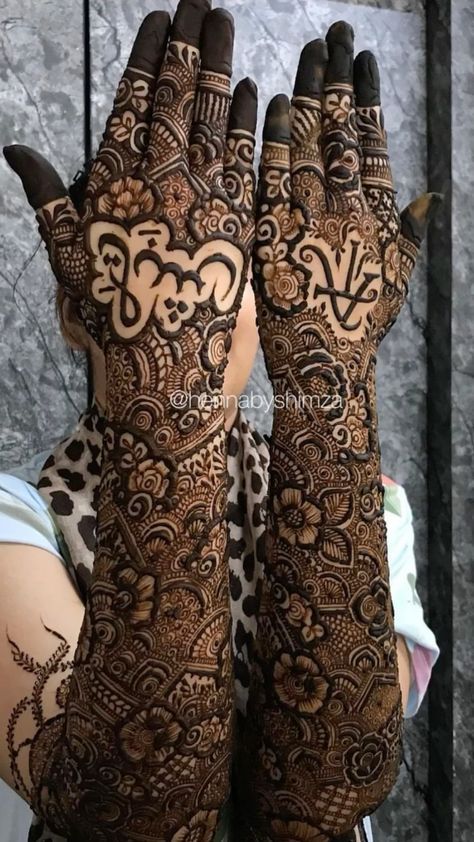 Trending Mehndi Designs For Bride, Dubai Mehandi Design Bridal, Mehendi Designs For Dulhan, Dubai Dulhan Mehndi Designs, Back Hand Dulhan Mehndi Designs, Bridal Mehndi Designs For Back Hand, Dulhan Mehndi Designs Back Hand, Baraidal Mehandi, Dubai Style Mehndi Design Back