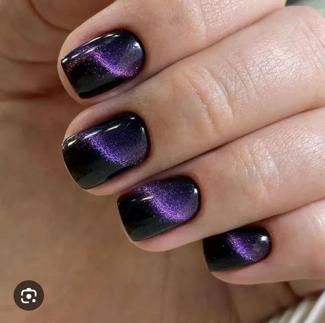 Black And Purple Nail Ideas Short, Black And Purple Short Nails, Black Nails With Purple Glitter, Black And Dark Purple Nails, Black And Purple Nails Short, Dark Purple Nails Short, Cat Eye Nails Ideas, Purple And Black Nails, Black And Purple Nails