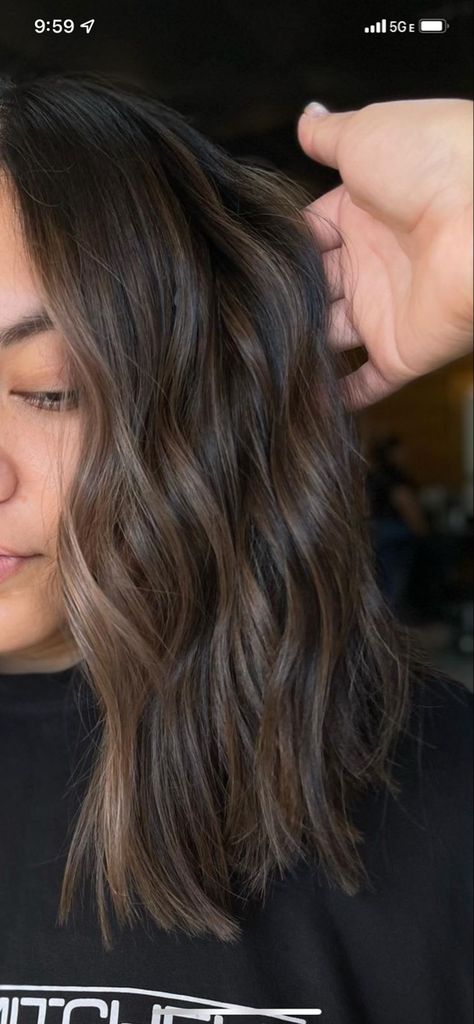 Balayage Hair With Highlights, Brunettes Babylights, Dark Brown Hair Balayage, Dark Brunette Hair, Short Dark Hair, Hair With Highlights, Brown Hair Inspo, Brunette Hair With Highlights, Hair Color For Brunettes