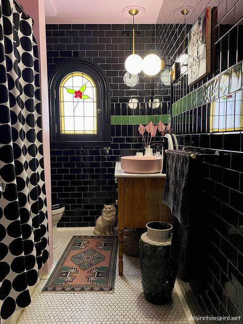 Dark Bathrooms, Eclectic Bathroom, Art Deco Bathroom, Deco Rose, Deco Bathroom, Dark Home Decor, Dark Home, Dream House Interior, Dream House Decor