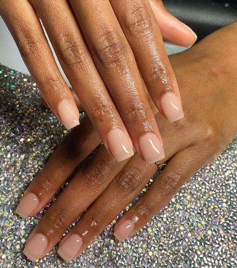 L Nails, Minimalist Manicure, Italy Nails, Clear Gel Nails, Natural Nails Manicure, Natural Looking Nails, Natural Acrylic Nails, Nail Goals, Simple Gel Nails