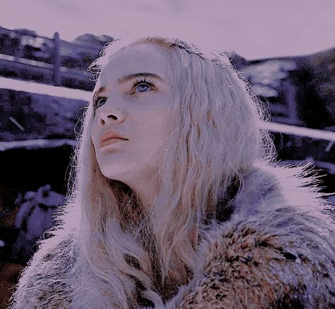 Freya Allen Gif, Freya Allan Gif, Aelora Targaryen, Freya Allen, Targaryen Women, Ciri Witcher, Freya Allan, Geralt Of Rivia, Face Aesthetic