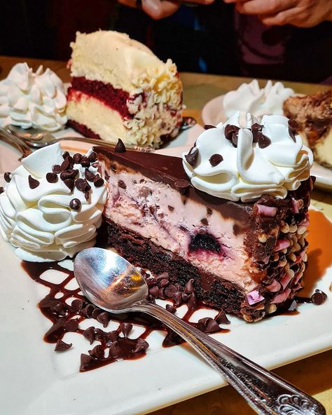 Cheesecake Factory Cakes, The Cheesecake Factory, Ghirardelli Chocolate, Cherry Cheesecake, Cherry Recipes, Cheesecake Factory, Cheesecake Recipe, Chocolate Cheesecake, Chocolate Cherry