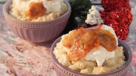 Banana rice pudding with whipped cream is a quick and easy Japanese dessert that is not too sweet but just enough for dessert. Banana And Rice, Japanese Dessert Recipes, Rice Pudding Recipes, No Bake Banana Pudding, Creamy Rice Pudding, Rice Desserts, Rice Pudding Recipe, Japanese Desserts, Best Banana Pudding