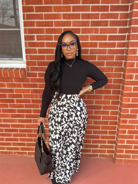 Classy Sunday Outfit, Fall Business Casual Outfits Black Women, Church Outfit Black Women Dresses, Church Fits Black Women, Black Teacher Outfits High School, Maxi Skirt Office Outfit, Dressing Modestly Christian, Professional Skirt Outfits, Church Attire For Women Classy