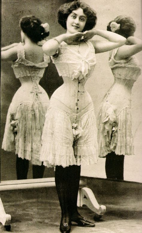 Victorian Undergarments | The Dusty Victorian: Victorian Underwear in my Laundry Room - Part I Lily Elsie, Edwardian Corsets, Victorian Corset, Vintage Corset, Victorian Clothing, Victorian Women, Edwardian Era, Edwardian Fashion, Historical Costume