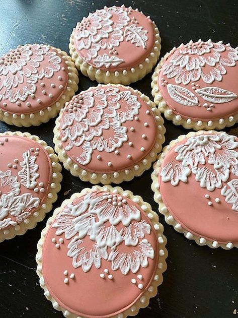 Vanilla Sugar Cookies, Flower Sugar Cookies, Lace Cookies, Small Wedding Cakes, Vanilla Sugar Cookie, Spring Cookies, Sugar Cookie Designs, Pretty Cookies, Fancy Cookies