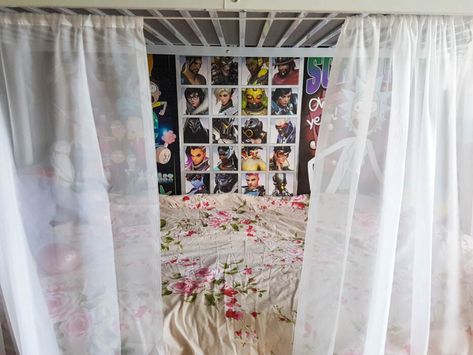 Bottom Bunk Decor, Bottom Bunk Ideas, Loft Bed Curtains Diy, Bunk Bed With Curtains, Bottom Bunk Curtain, Ucla Dorm, Bunk Bed Curtain, Bunk Bed Decor, Bunk Bed Curtains