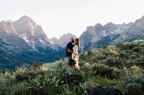 Idaho Elopement, Idaho Wedding Venues, Stanley Idaho, Mccall Idaho, Elopement Weddings, Airbnb Wedding, Outdoor Elopement, Idaho Wedding, Mountain Engagement Session