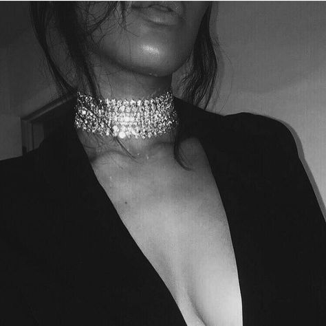 Diamond Choker Outfit, Choker Outfit, Curvy Fashionista, Chocker Necklace, Diamond Choker, Glitz And Glam, Diamond Pendant Necklace, Silver Diamonds, Black Diamond